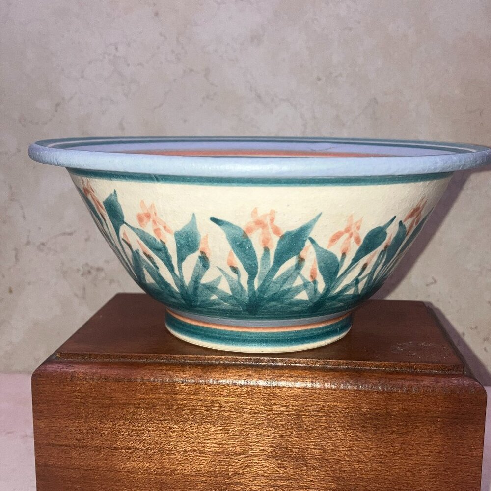 1986 Lawrence Knaff Wheel Thrown Hand Painted Bowl Artist Signed